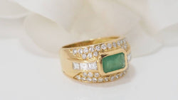 Bague Jonc en or jaune, émeraude et diamants
