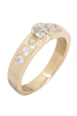 Bague jonc en or jaune et diamants - Castafiore