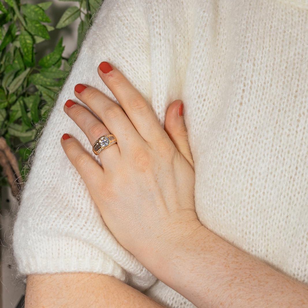 Bague Jonc en or jaune et diamants - Castafiore