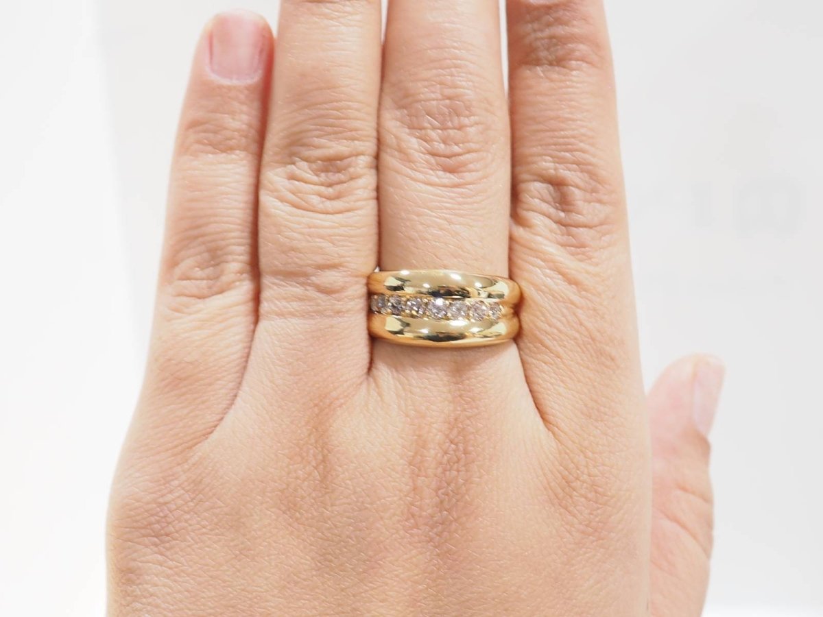 Bague jonc en or jaune et diamants - Castafiore