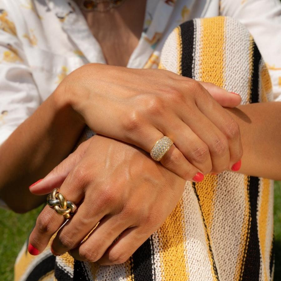 Bague jonc en or jaune et diamants - Castafiore