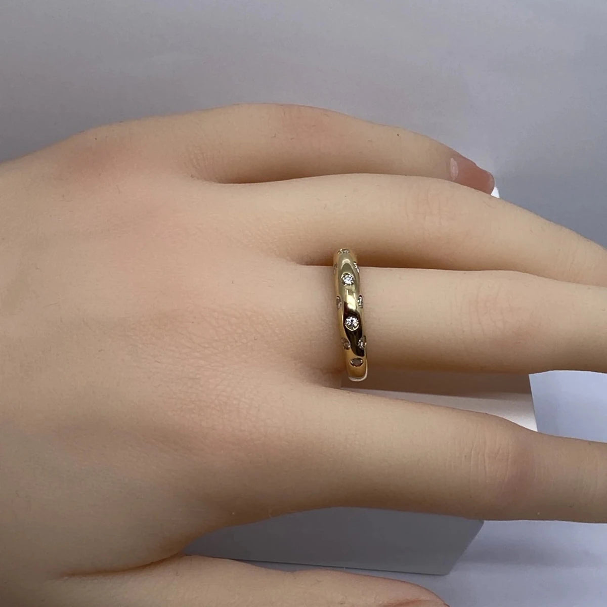 Bague Jonc en or jaune et diamants - Castafiore