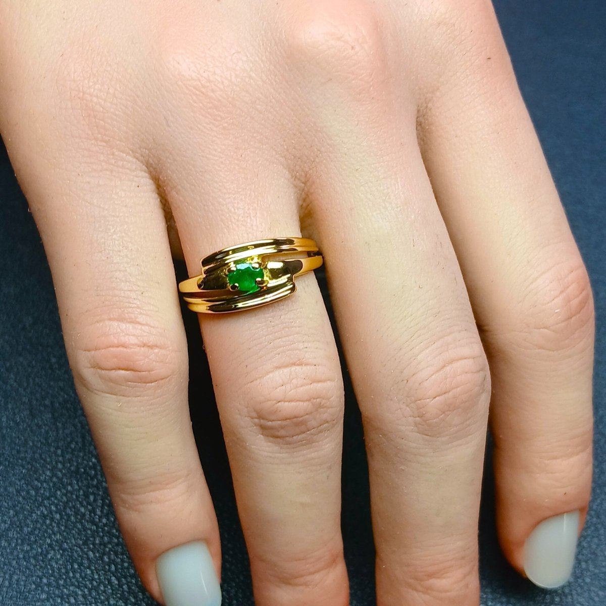 Bague Jonc en or jaune et émeraude - Castafiore