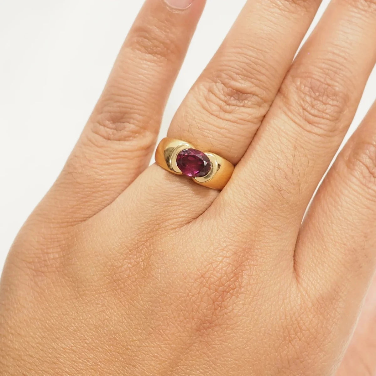 Bague Jonc en or jaune et grenat - Castafiore