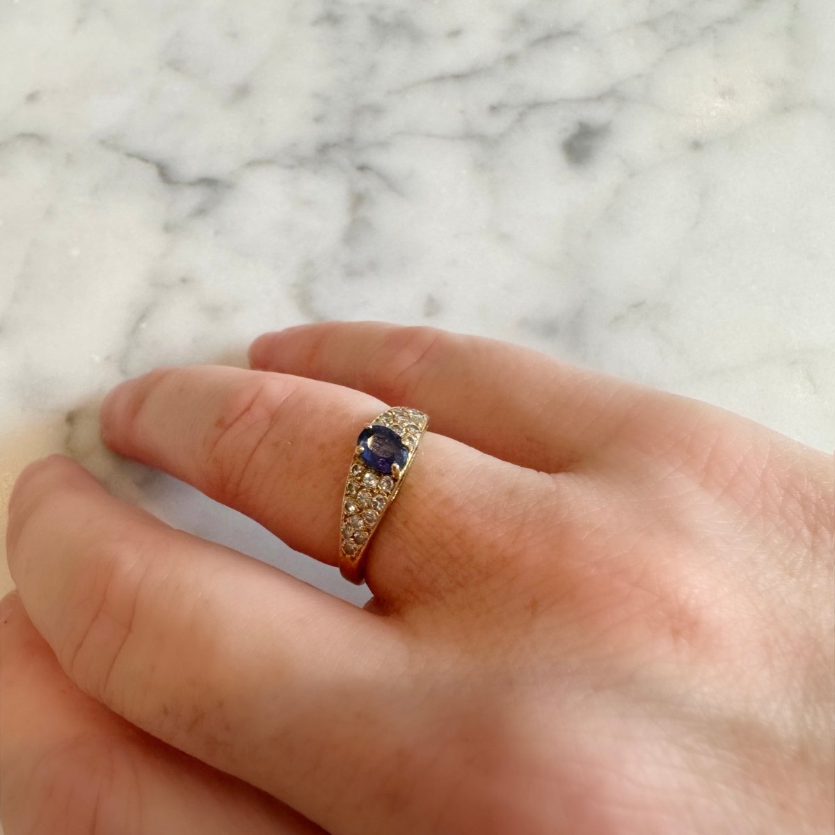 Bague Jonc en or jaune, or blanc, saphir et diamant - Castafiore