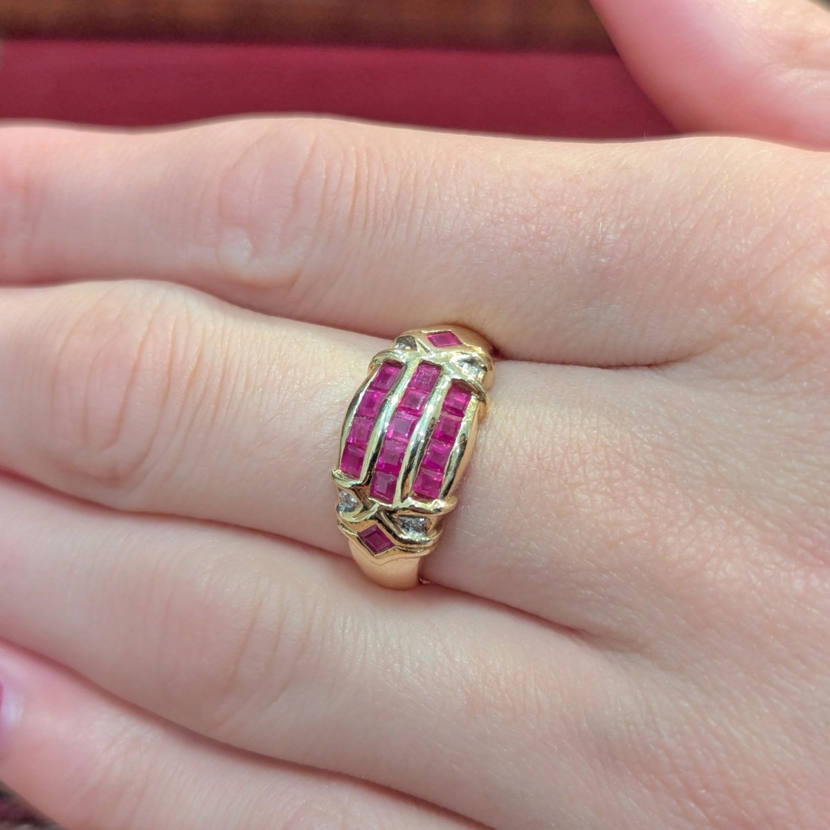 Bague Jonc en or jaune, rubis et diamants - Castafiore