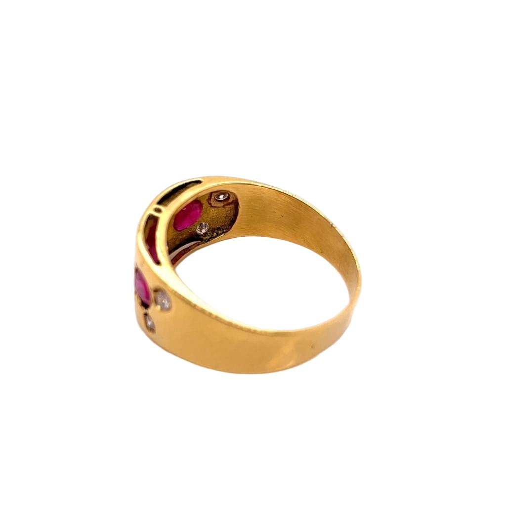Bague Jonc en or jaune, rubis et diamants - Castafiore