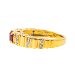 Bague Jonc en or jaune, rubis et diamants - Castafiore