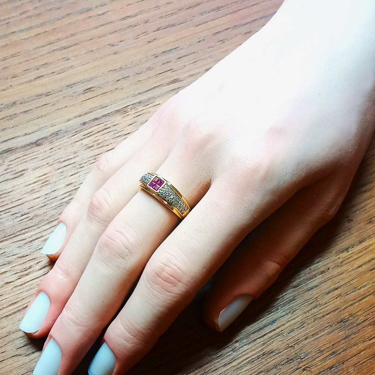 Bague Jonc en or jaune rubis et diamants - Castafiore
