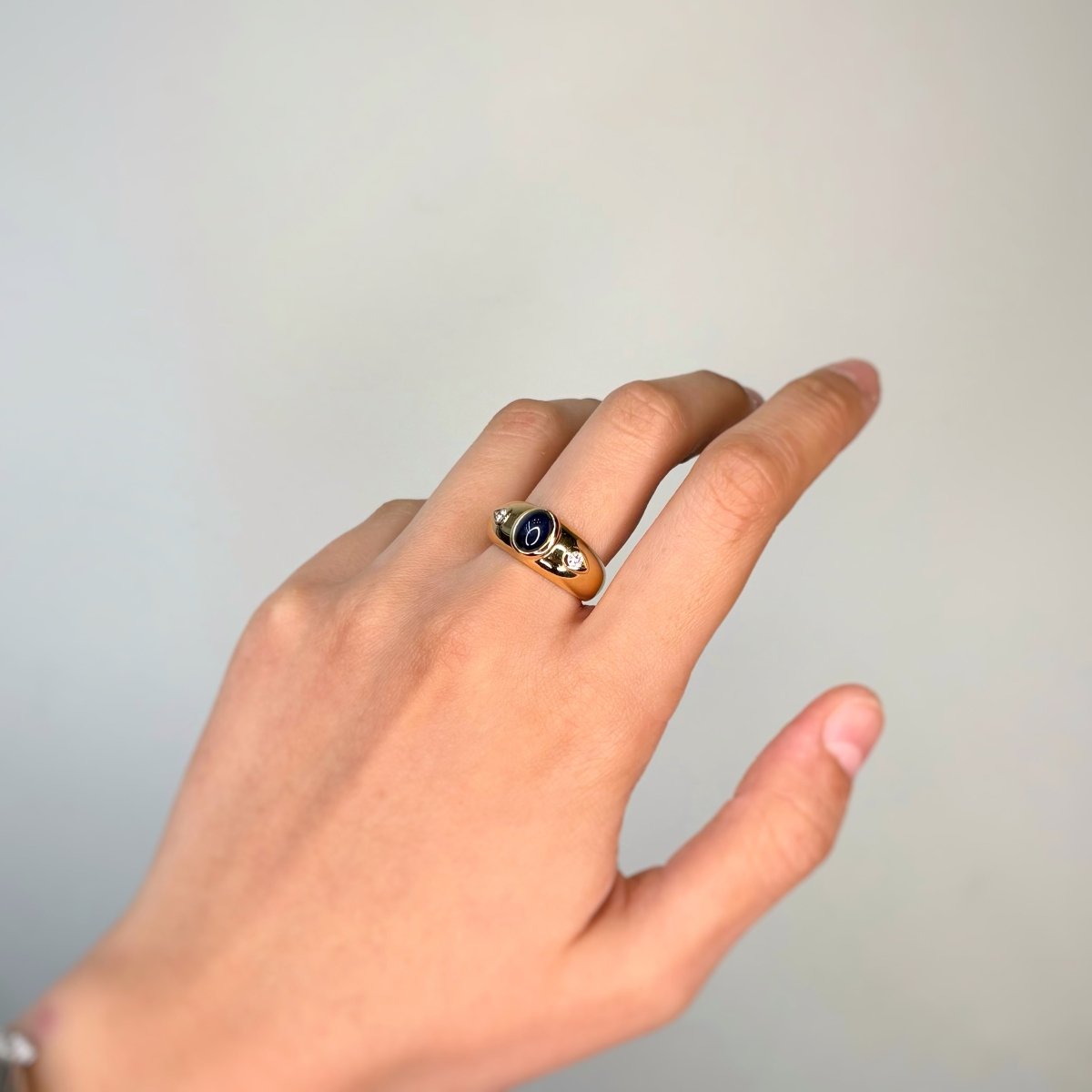 Bague Jonc en or jaune, saphir et diamants - Castafiore