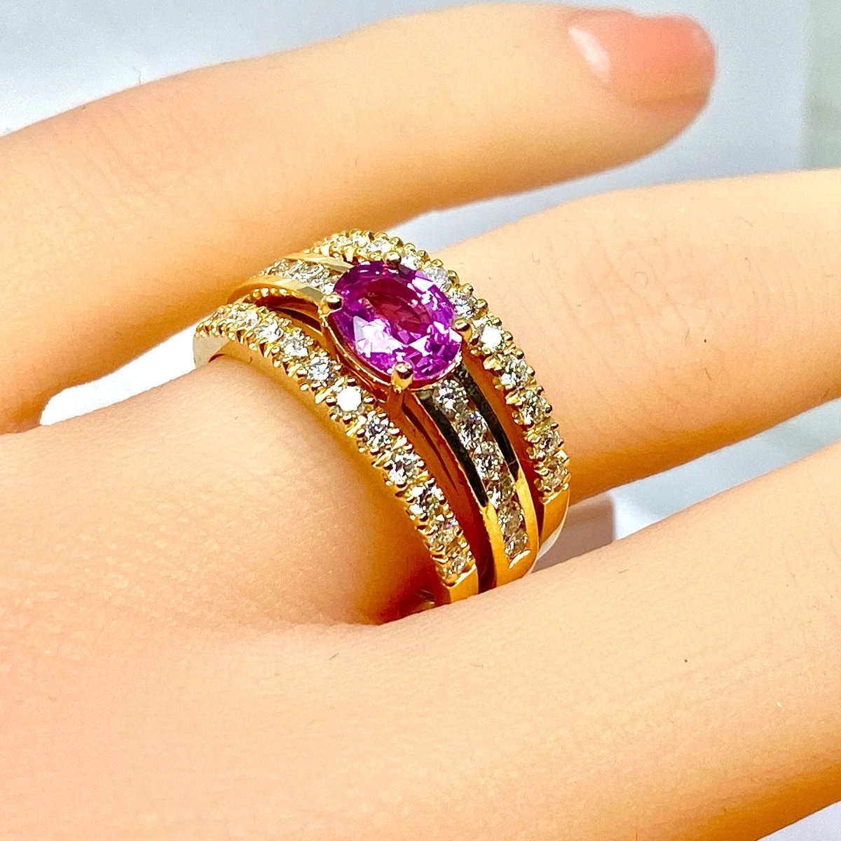 Bague Jonc en or jaune, saphir et diamants - Castafiore