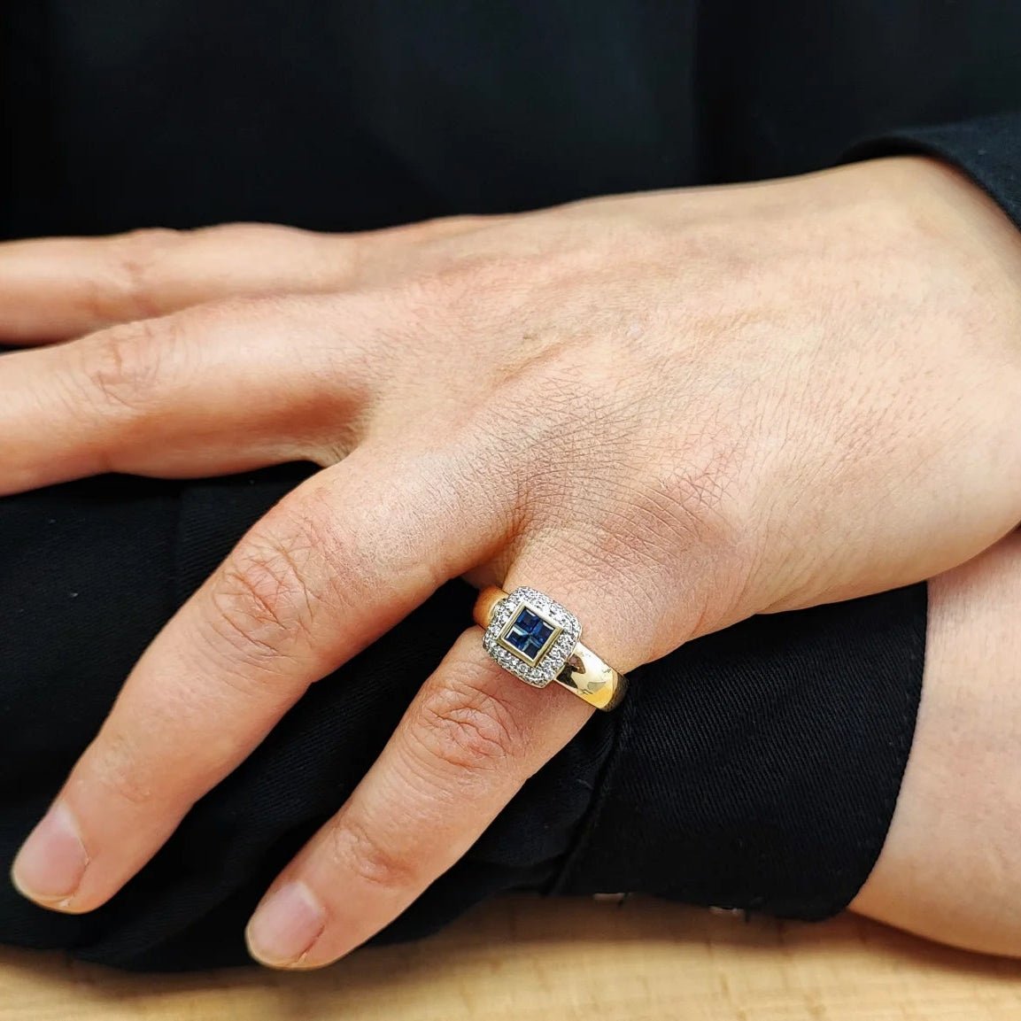 bague Jonc en or jaune, saphirs et diamants - Castafiore