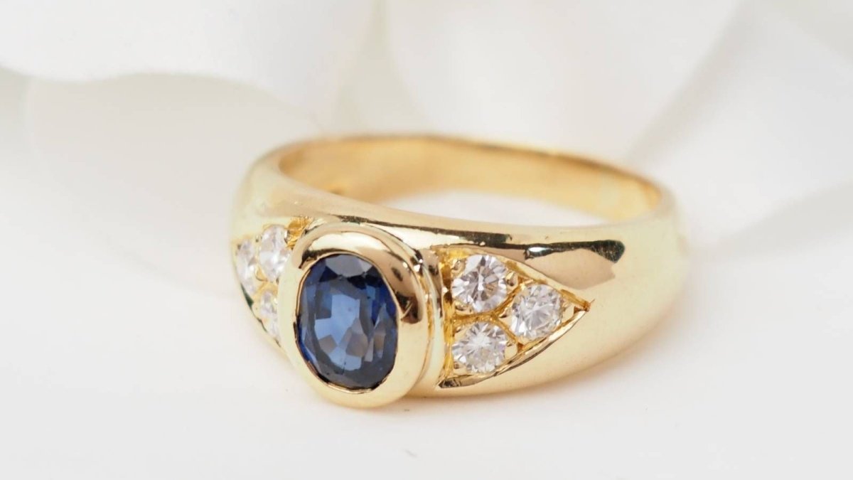 Bague Jonc en or jaune, spinelle bleu et diamants - Castafiore