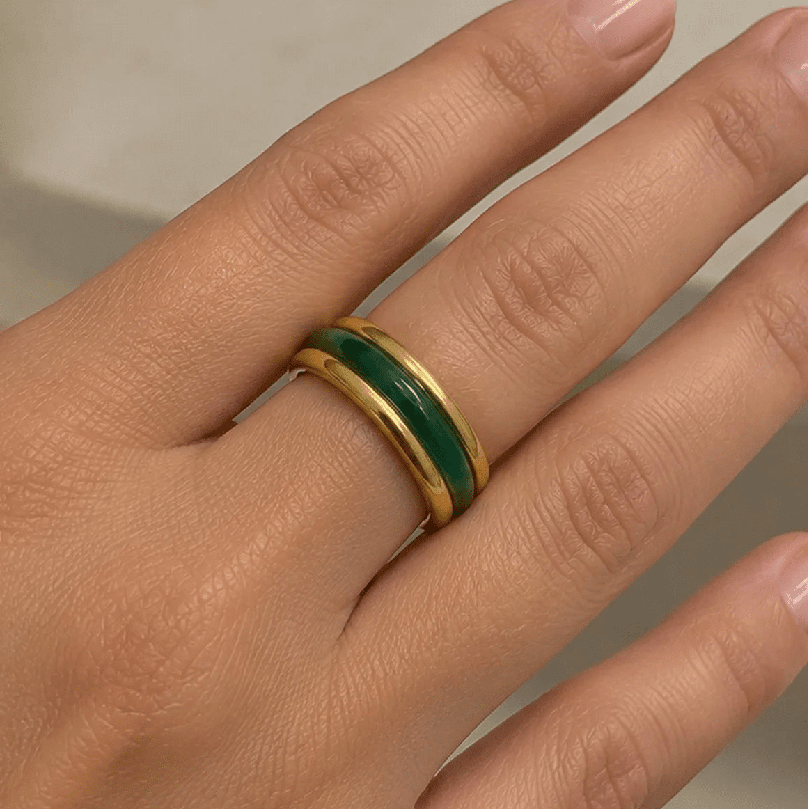 Bague Jonc en or jaune, turquoise, chrysoprase et cornaline - Castafiore