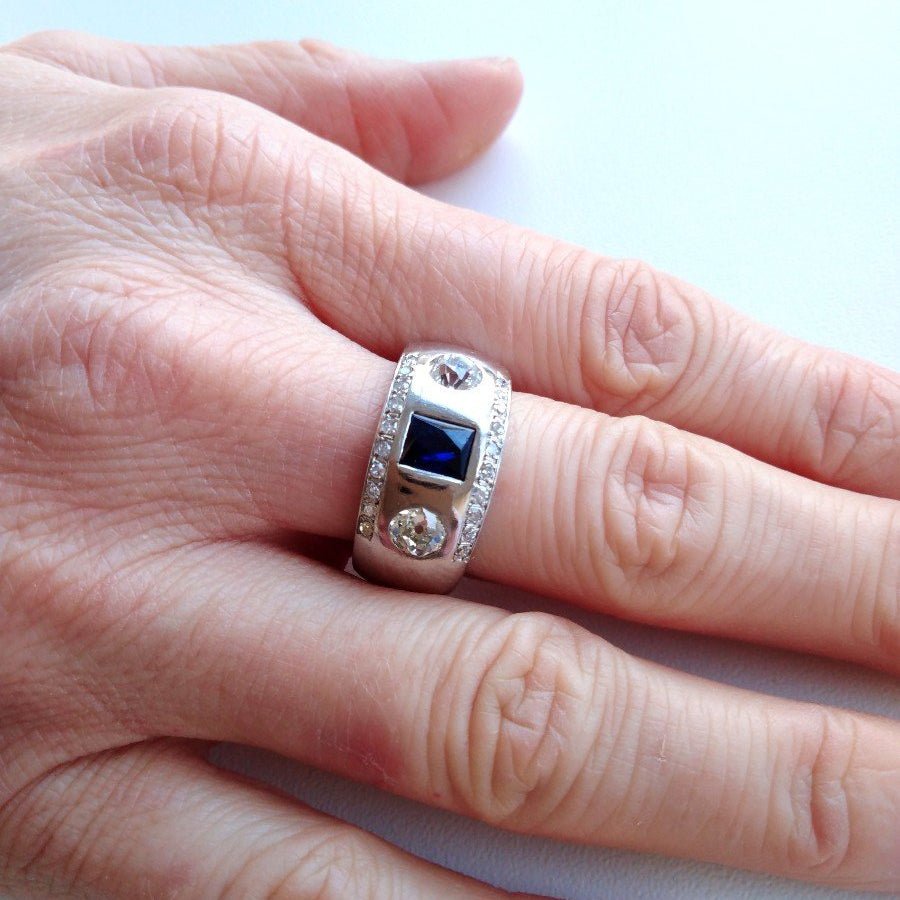 Bague Jonc en platine, saphir et diamants - Castafiore