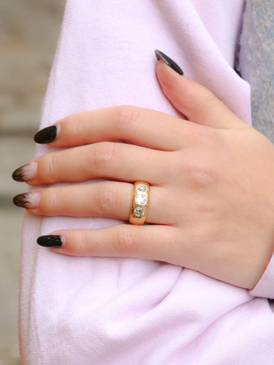 Bague jonc or diamants taille ancienne - Castafiore