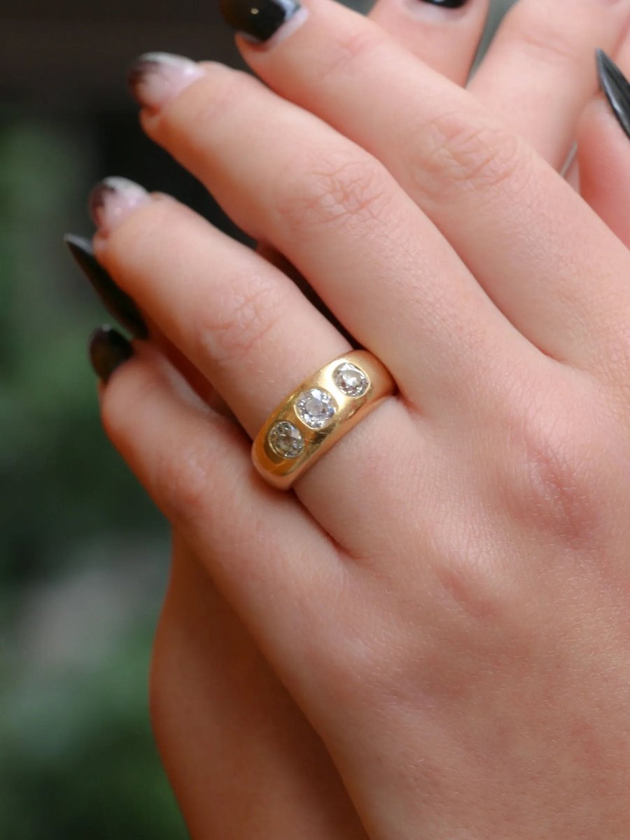 Bague jonc or diamants taille ancienne - Castafiore