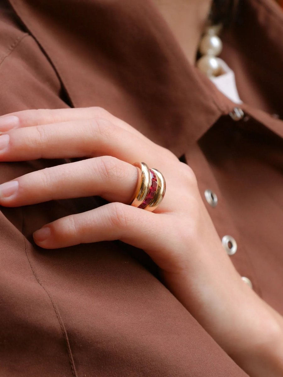 Bague jonc or jaune rubis calibrés - Castafiore