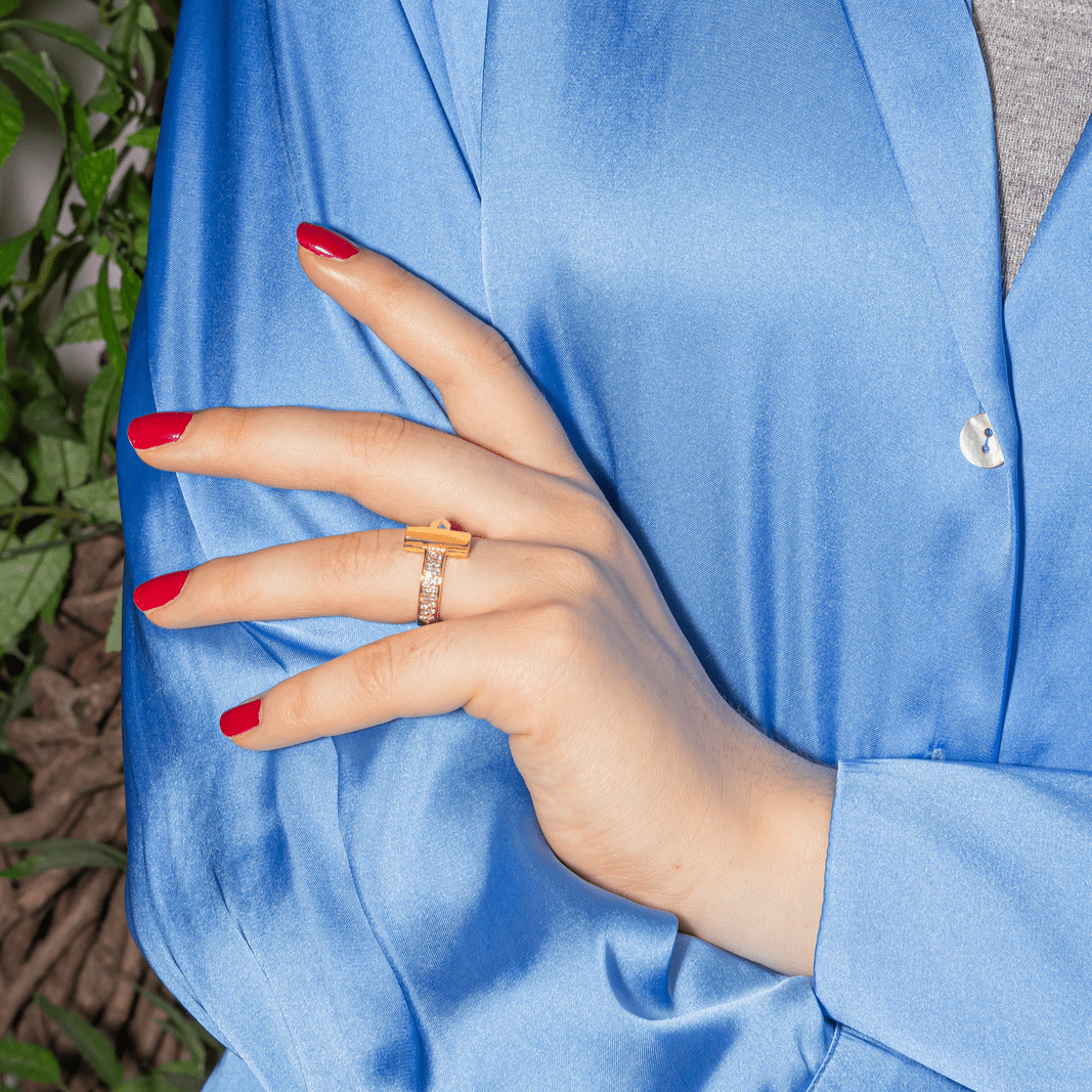 Bague Jonc TIFFANY & CO. "T" en or jaune et diamants - Castafiore