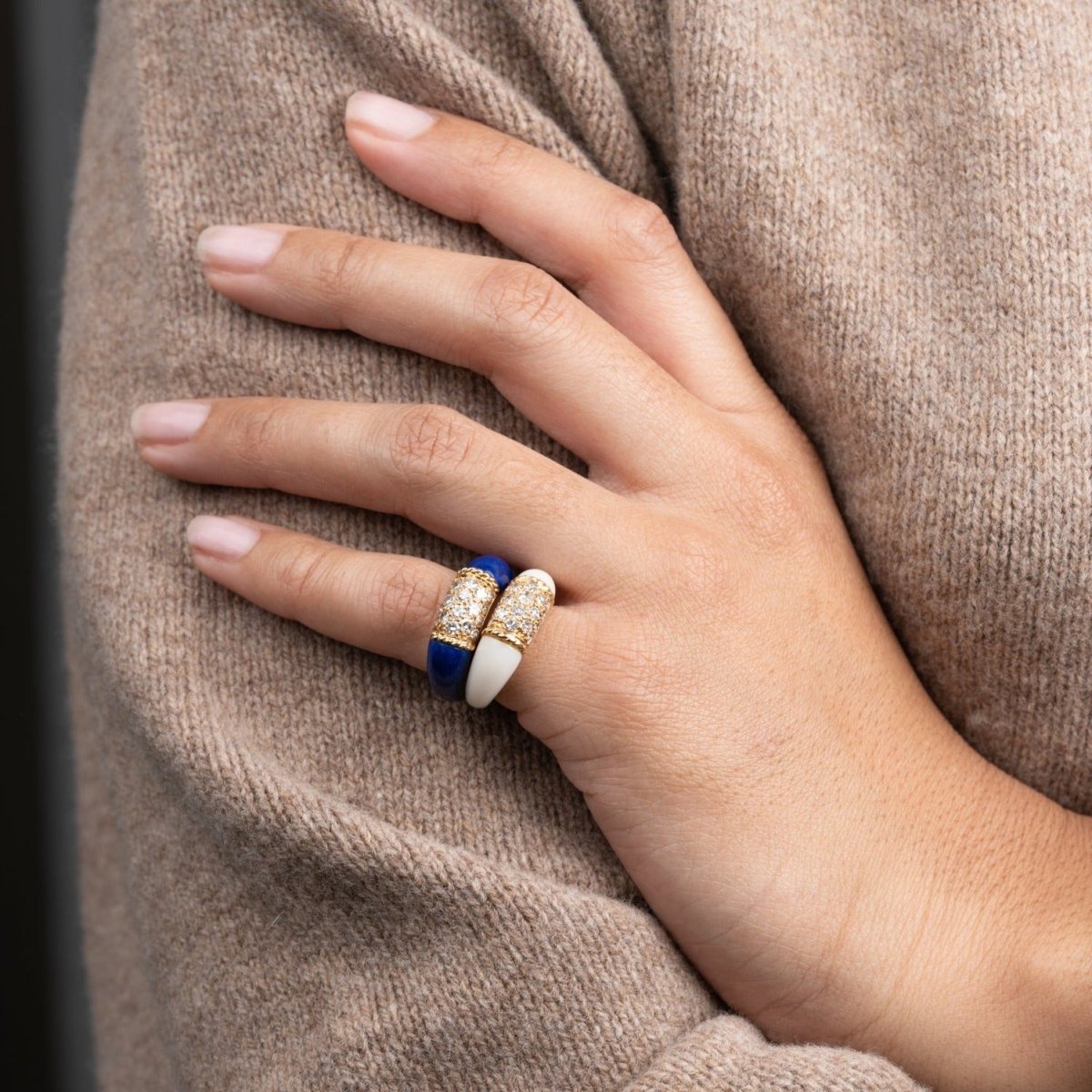 Bague Jonc VAN CLEEF & ARPELS "Philippine" en or jaune, lapis-lazuli et diamant - Castafiore