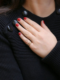 Bague jonc vintage or émeraudes rubis diamants - Castafiore