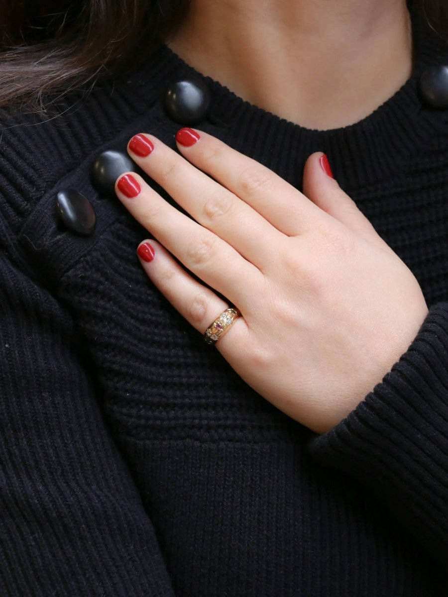Bague jonc vintage or émeraudes rubis diamants - Castafiore