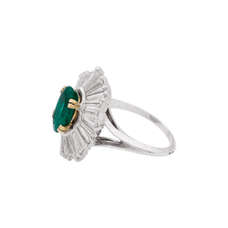 Bague "Jupe" en or jaune, platine, émeraude et diamants - Castafiore