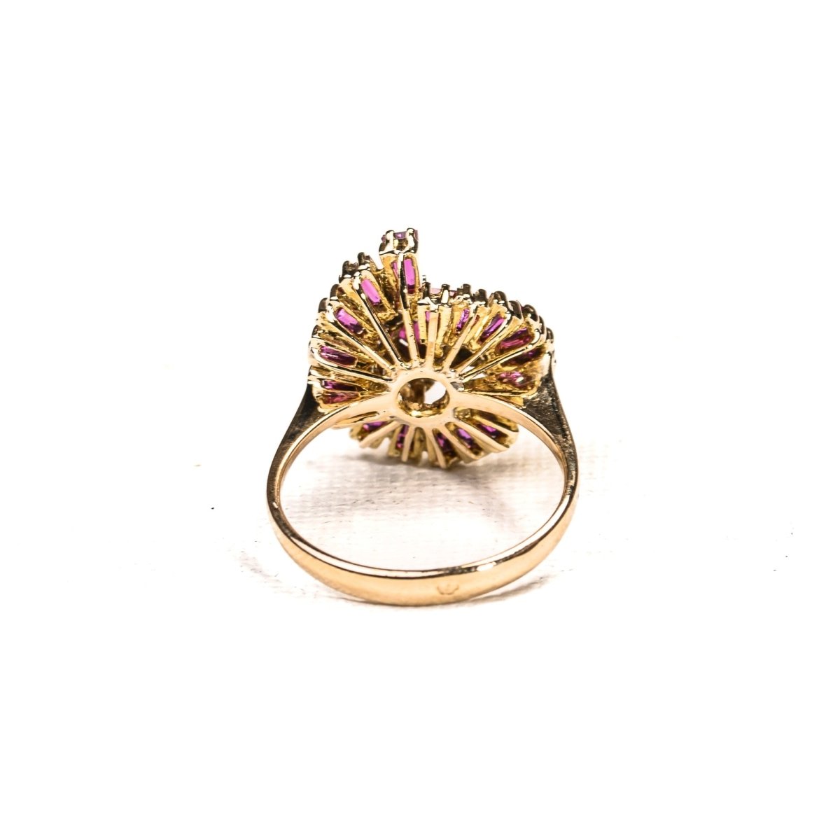 Bague Jupe en or jaune, rubis et diamants - Castafiore