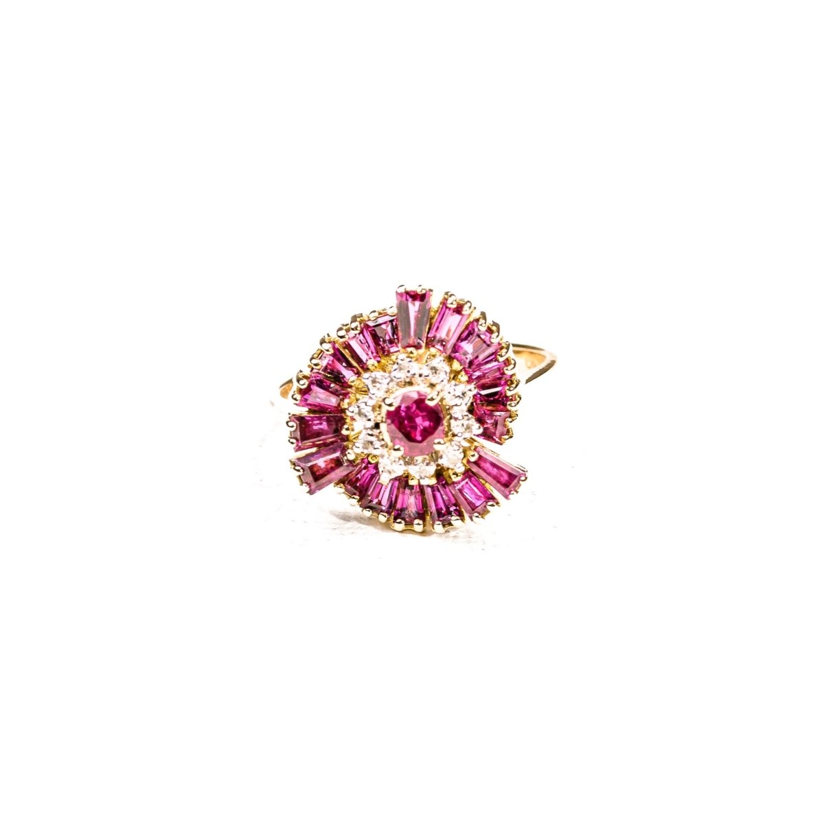 Bague Jupe en or jaune, rubis et diamants - Castafiore
