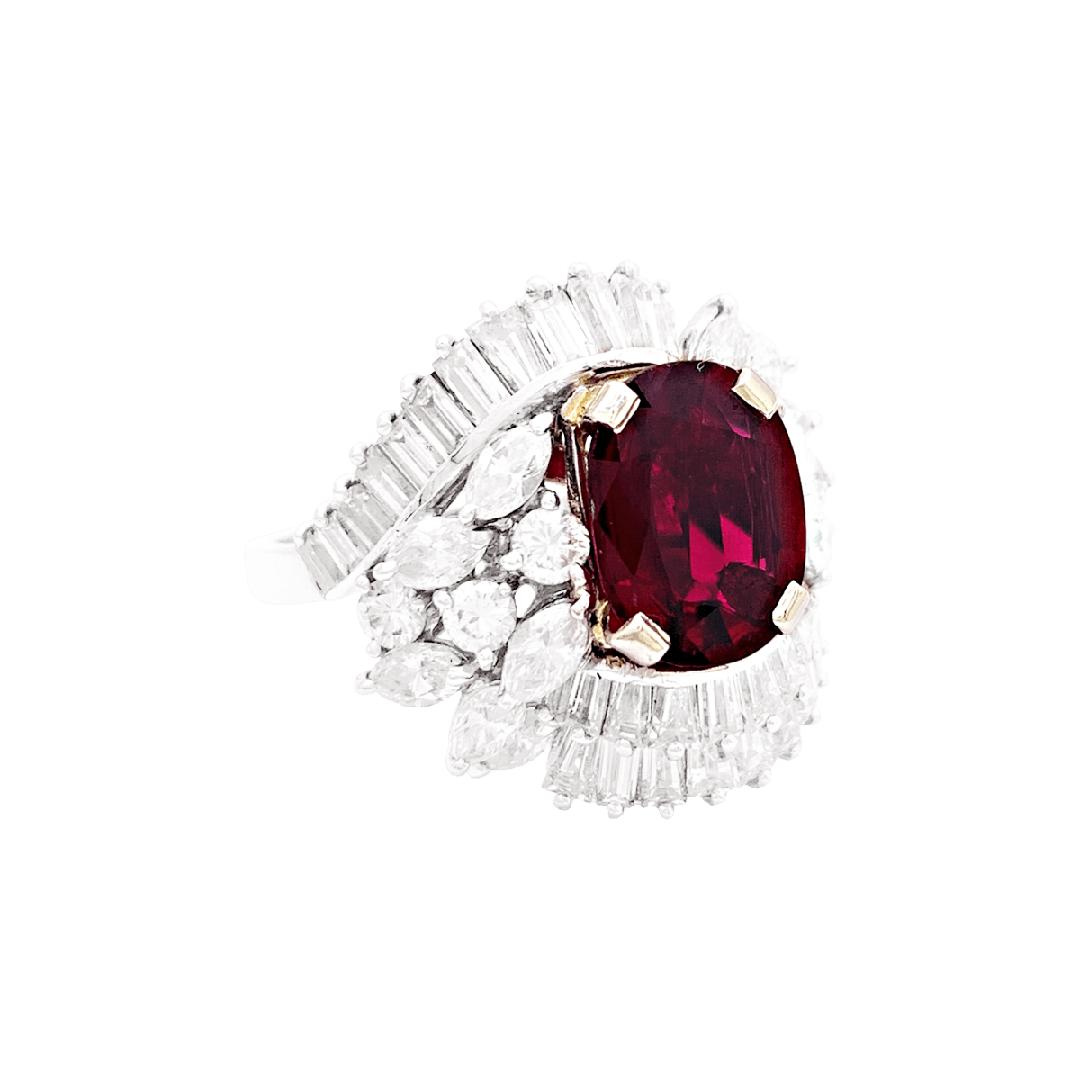 Bague jupe en patine, rubis et diamants - Castafiore