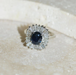 Bague Jupe Saphir et Diamants sur Or Blanc - Castafiore