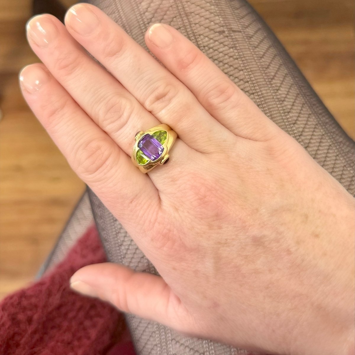 Bague "Lilas" en or jaune améthyste et péridots - Castafiore