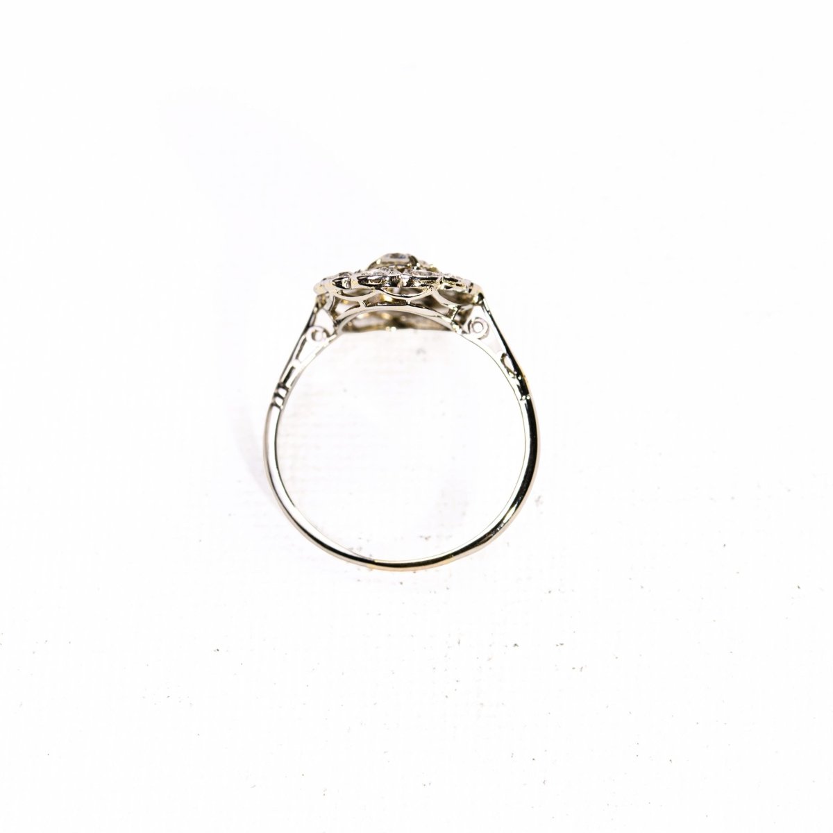 Bague marguerite ancienne diamants et or blanc - Castafiore