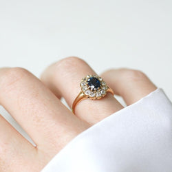 Bague Marguerite Ancienne Saphir 0,85 Cts et Diamants sur Or jaune - Castafiore