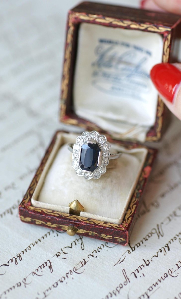 Bague Marguerite Art Déco Saphir 3,00 Cts & Diamants - Castafiore