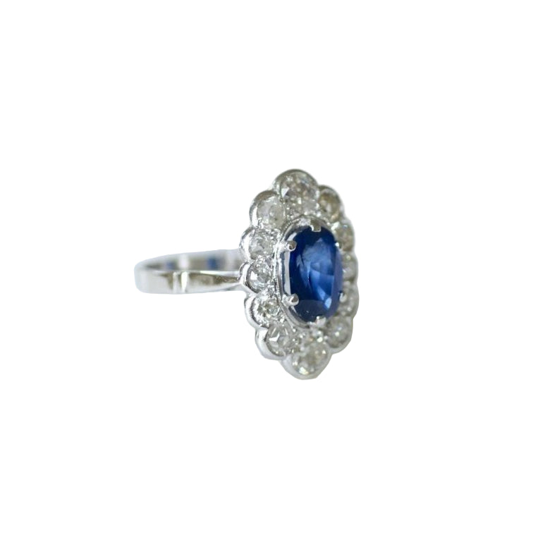 Bague Marguerite Art Deco Saphir Ceylan 1,90 Cts et Diamants - Castafiore