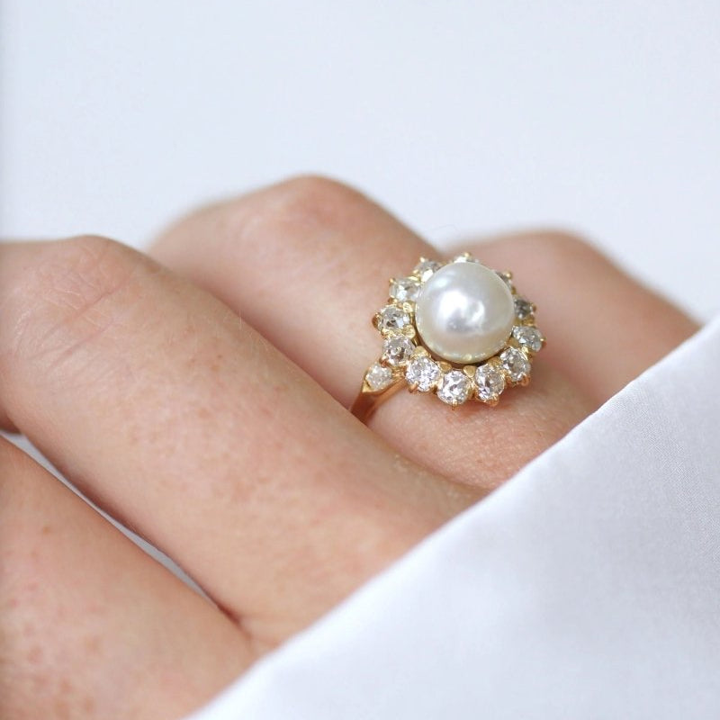 Bague marguerite diamants et perle fine - Castafiore