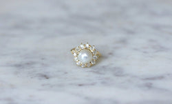 Bague marguerite diamants et perle fine - Castafiore