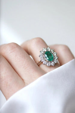 Bague marguerite Emeraude 1.60 Cts et diamants - Castafiore