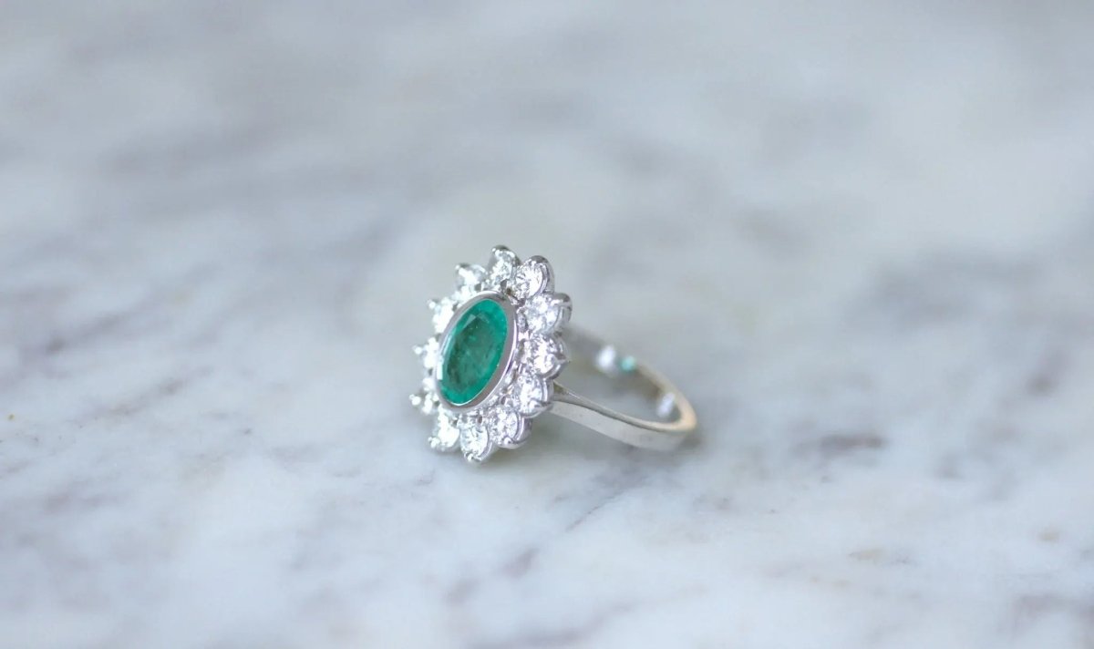 Bague marguerite Emeraude 1.60 Cts et diamants - Castafiore