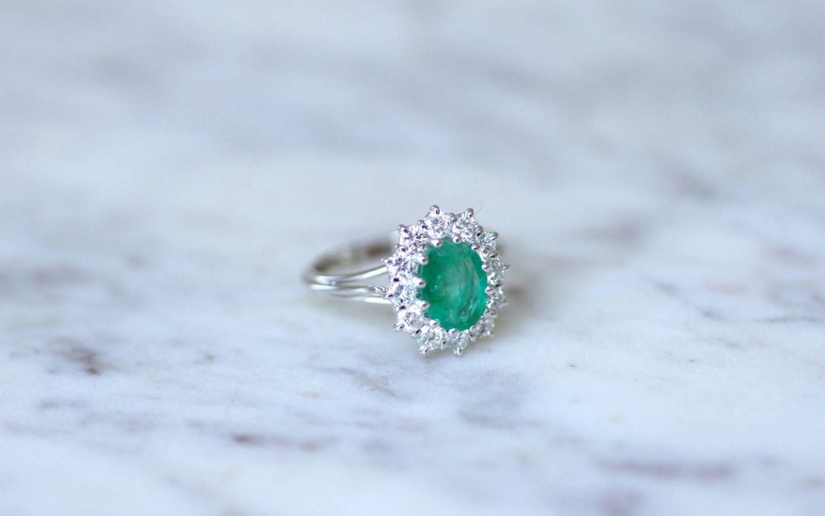 Bague marguerite émeraude & diamants - Castafiore