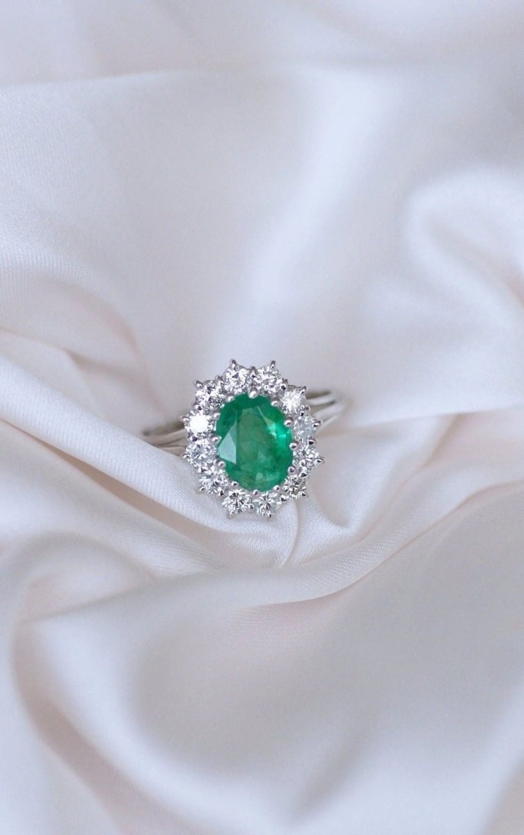 Bague marguerite émeraude & diamants - Castafiore