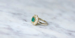 Bague marguerite émeraude et diamants - Castafiore