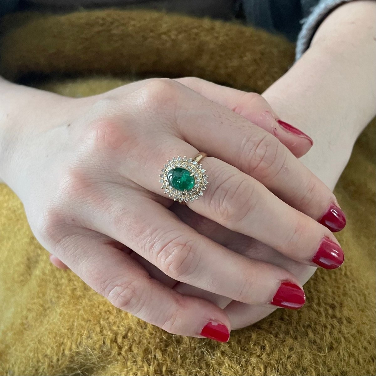 Bague Marguerite émeraude et diamants en or jaune - Castafiore