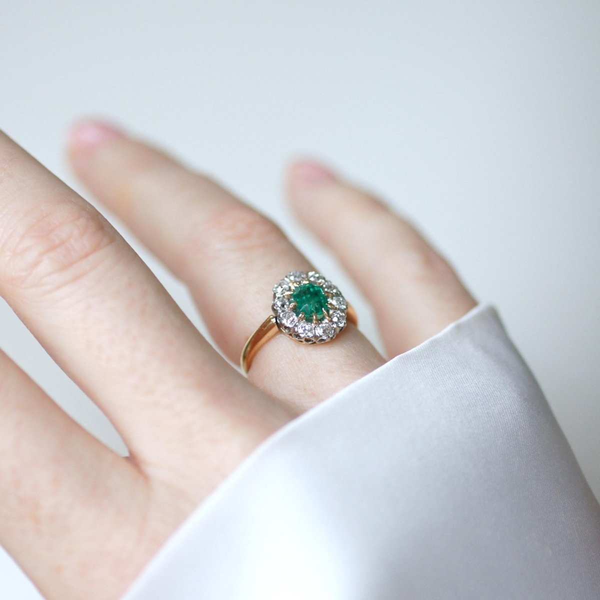 Bague Marguerite en argent, or jaune, émeraude, et diamants - Castafiore