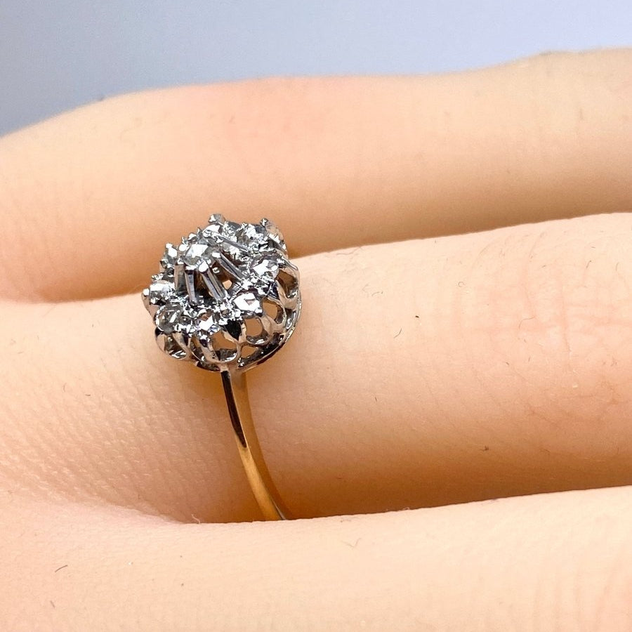 Bague marguerite en or 18 carats et diamants - Castafiore