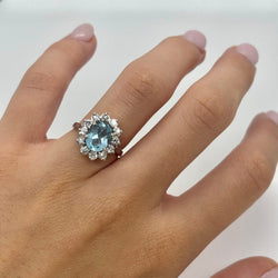 Bague Marguerite en or blanc, aigue-marine, et diamants - Castafiore