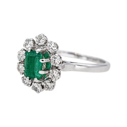 Bague Marguerite en or blanc, émeraude et diamants - Castafiore