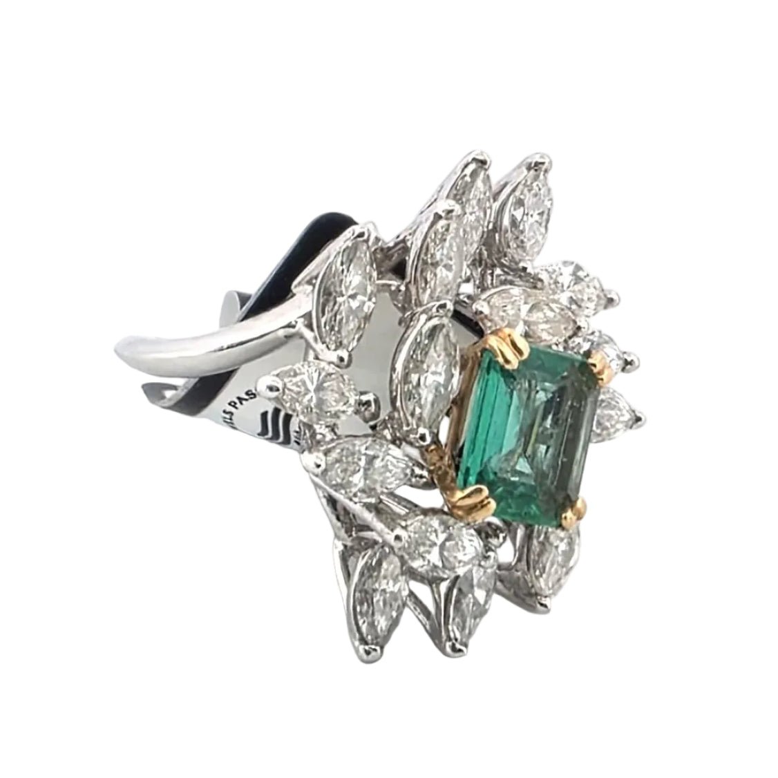 Bague Marguerite en or blanc, émeraude et diamants - Castafiore