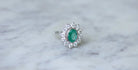 Bague Marguerite en or blanc, émeraude et diamants - Castafiore